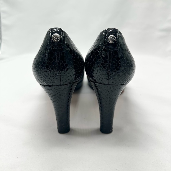Stuart Weitzman Plainfield Peep Toe Pumps Black Size 8M - Picture 7 of 8